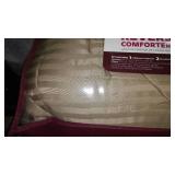 Queen Comforter Set  Like New