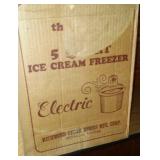 5 Qt. Electric Ice Cream Machine.
