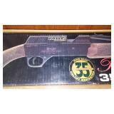Daisy 35 Shot Repeater Pellet Gun in Box
