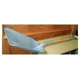 Ames Aluminum Scoop Grain Shovel  Like New