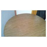 40 in. Round Card Table. Samsonite