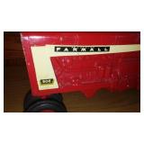 Farmall 806 Scale Tractor