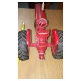 Farmall 806 Scale Tractor