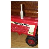 Farmall 806 Scale Tractor