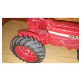 Farmall 806 Scale Tractor