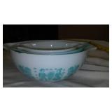 Vintage Pyrex Set Of 3 Bowls