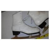 Vintage Womens Ice Skates