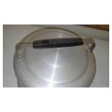 Vintage Cake Carrier - Aluminum - Locking
