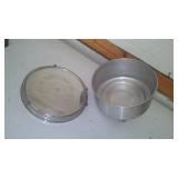 Vintage Cake Carrier - Aluminum - Locking