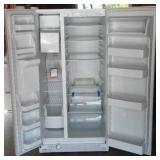 Whirlpool Side by side Refrigerator, water & ice in door. Fabulous.