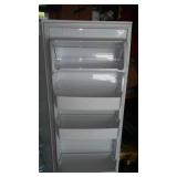 Whirlpool Side by side Refrigerator, water & ice in door. Fabulous.