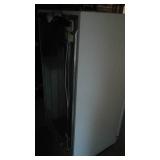 Whirlpool Side by side Refrigerator, water & ice in door. Fabulous.
