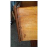 Upright Dresser 5 drawer, solid wood, great drawers.