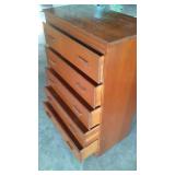 Upright Dresser 5 drawer, solid wood, great drawers.