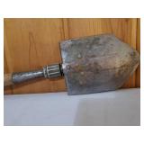 M943 Vietnam Era E tool With Pouch
