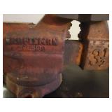 Vintage Red Craftsman 3.5" Vise