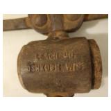 Old Leach Co. Two Person Log Grabber