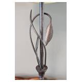 Pretty Leaf Table Lamp