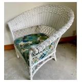 Charming Vintage White Wicker Patio Set