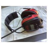 Dual CD/MP3 radio w/remote, hub caps, SAS radio headphones, 73-87 GM gas door