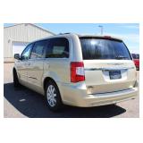 2012 Chrysler Town & Country Touring L - 2 OWNERS