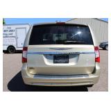 2012 Chrysler Town & Country Touring L - 2 OWNERS