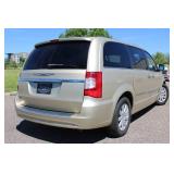 2012 Chrysler Town & Country Touring L - 2 OWNERS
