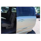 2012 Chrysler Town & Country Touring L - 2 OWNERS