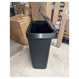 Rubbermaid 13 Gallon Garbage Can w/Step Open Lid