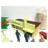 Nice Lot of Vintage "O" Gauge etc Train Accessories