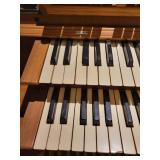 Vintage Series 20 Wurlitzer Organ