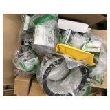 BOX OF ASSORTED CAR/VEHICLE PARTS