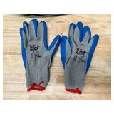 G-TEK Pack of 12- GP Seamless Knit Cotton Polyester Glove with Latex Coated Crinkle Grip on Palm And Fingers (small)