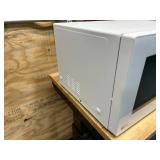 LG 1.5 cu. ft. NeoChef™ Countertop Microwave with Smart Inverter and EasyClean®