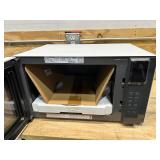 LG 1.5 cu. ft. NeoChef™ Countertop Microwave with Smart Inverter and EasyClean®