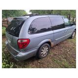 2006 Handicap Accessible Chrysler Town & Country Extended Cab 4-Door Mini Van with Wheel Chair Lift