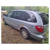 2006 Handicap Accessible Chrysler Town & Country Extended Cab 4-Door Mini Van with Wheel Chair Lift