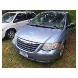 2006 Handicap Accessible Chrysler Town & Country Extended Cab 4-Door Mini Van with Wheel Chair Lift