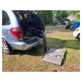 2006 Handicap Accessible Chrysler Town & Country Extended Cab 4-Door Mini Van with Wheel Chair Lift