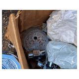 Lot of (1 Box) Krager Star Wire Assorted Wheel Caps and Lugs