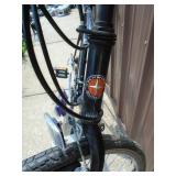 Mens Schwinn 18" road bike. Used condition. As shown.