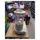Kitchen Aid glass jar blender. Used condition. Tested & works. As shown.