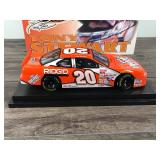 2000 Nascar Revell Collection Club Tony Stewart Pontiac #20 Home Depot / Rookie of the Year 1:18 scale die cast stock car
