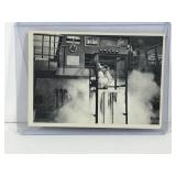 1965 Glidrose Productions James Bond Secret Agent 007 - Dr. NO’s Finish #17 Collector Card