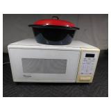 Microwave and metal dutch oven