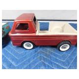 2 Vintage metal jeeps and 1 truck