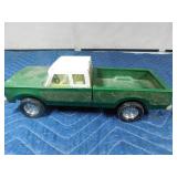 Metai Nylint green truck