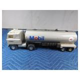 Metal Mobil semi and tanker