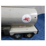Metal Mobil semi and tanker