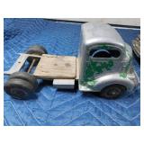 2 Vintage pick-up trucks